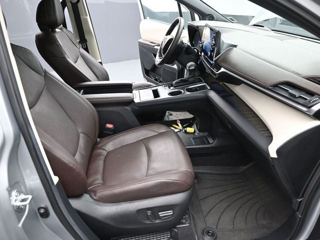 2023 Toyota Sienna Platinum 7 Passenger