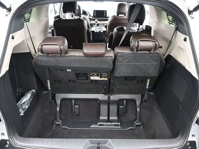 2023 Toyota Sienna Platinum 7 Passenger