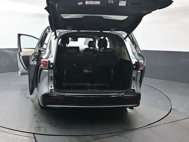 2023 Toyota Sienna Platinum 7 Passenger