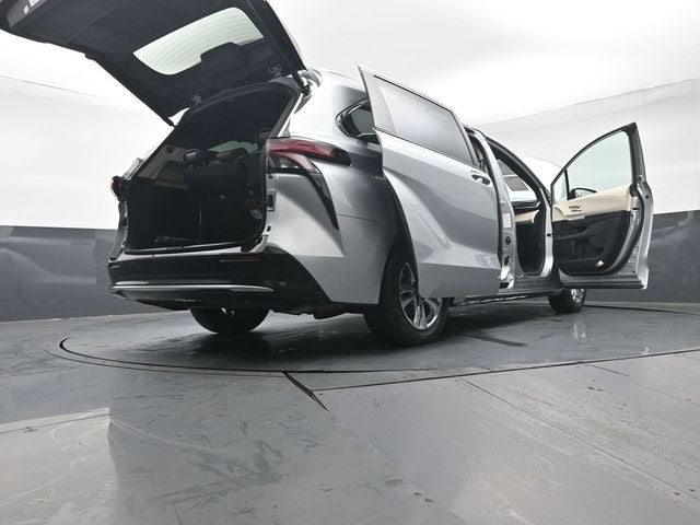 2023 Toyota Sienna Platinum 7 Passenger