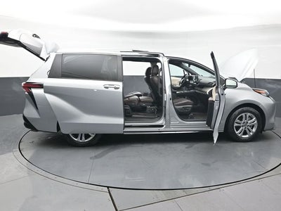 2023 Toyota Sienna Platinum 7 Passenger