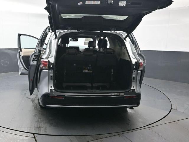 2023 Toyota Sienna Platinum 7 Passenger