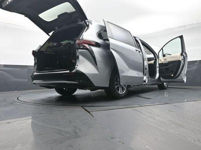 2023 Toyota Sienna Platinum 7 Passenger