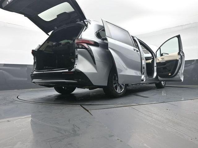 2023 Toyota Sienna Platinum 7 Passenger
