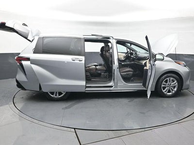 2023 Toyota Sienna Platinum 7 Passenger