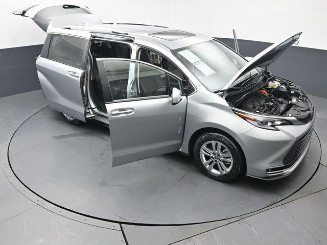 2023 Toyota Sienna Platinum 7 Passenger