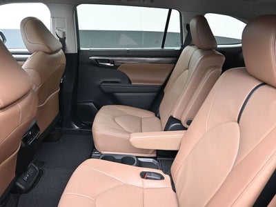 2025 Toyota Highlander Hybrid Limited 25th Edition