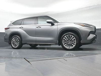 2025 Toyota Highlander Hybrid Limited 25th Edition