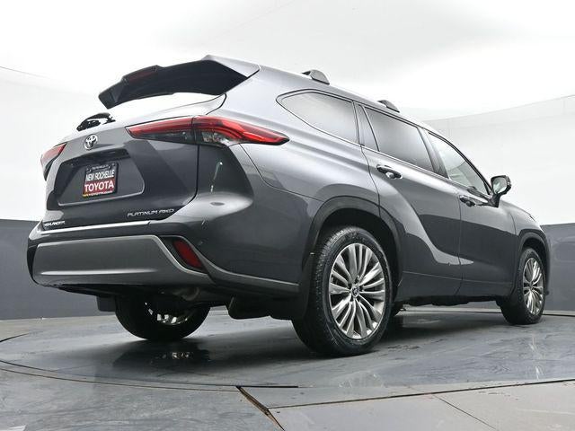 2023 Toyota Highlander Platinum