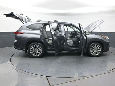 2023 Toyota Highlander Platinum