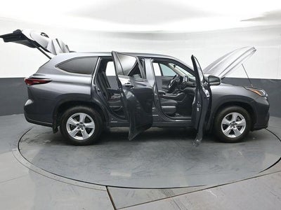 2024 Toyota Highlander LE