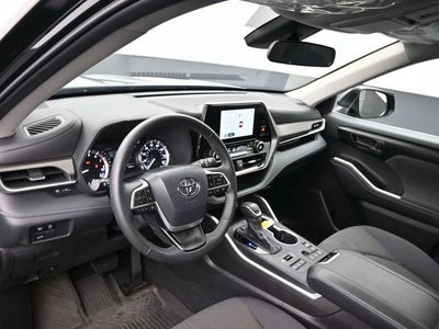 2025 Toyota Highlander LE