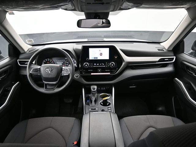 2025 Toyota Highlander LE