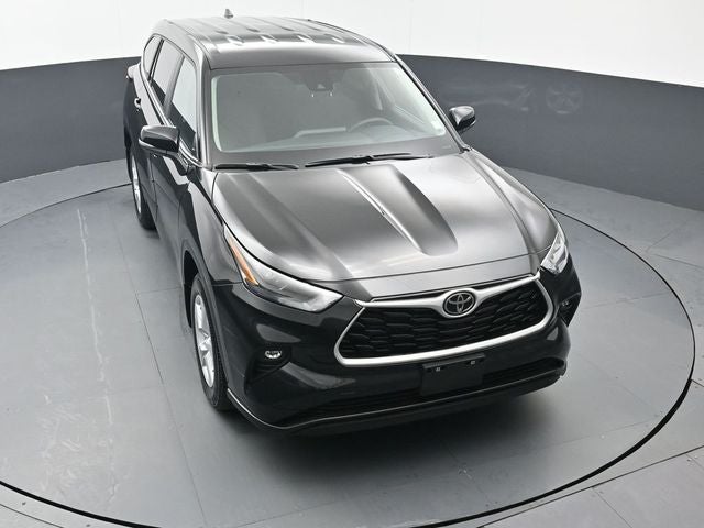 2025 Toyota Highlander LE