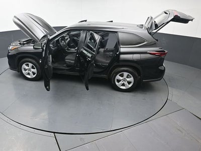 2025 Toyota Highlander LE