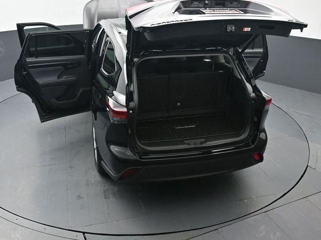 2025 Toyota Highlander LE
