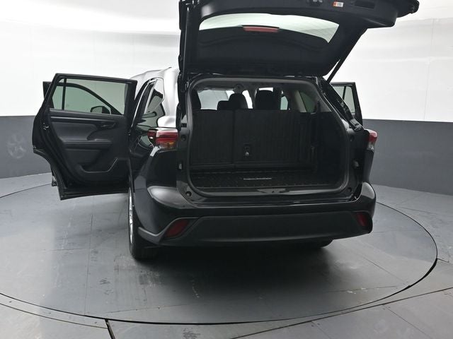 2025 Toyota Highlander LE