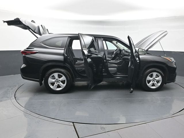 2025 Toyota Highlander LE