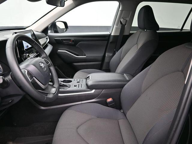 2025 Toyota Highlander LE