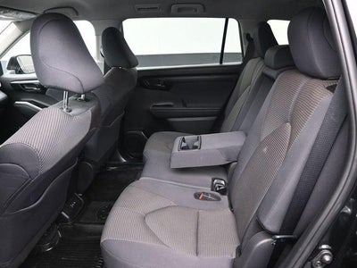 2025 Toyota Highlander LE