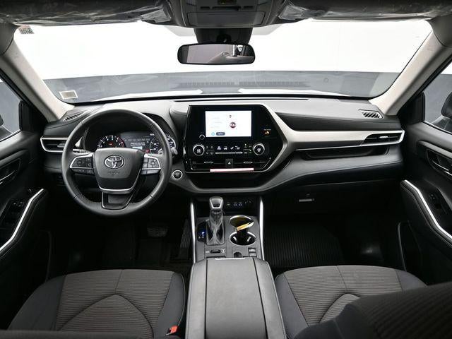 2025 Toyota Highlander LE