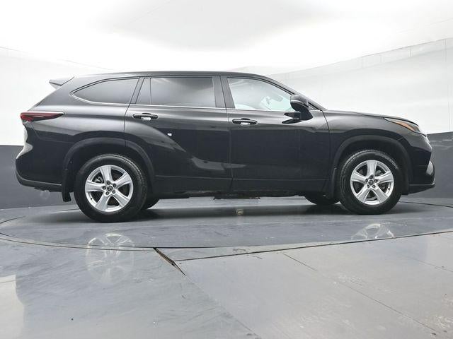 2025 Toyota Highlander LE