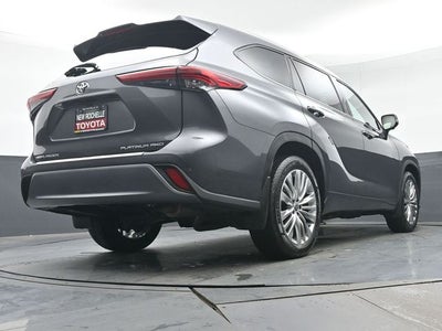 2023 Toyota Highlander Platinum