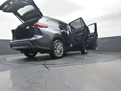 2023 Toyota Highlander Platinum