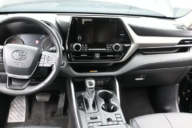 2025 Toyota Highlander XLE