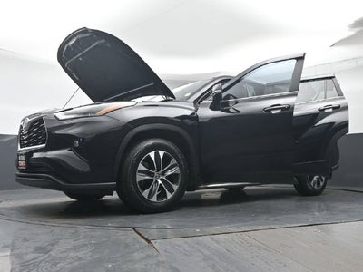2025 Toyota Highlander XLE