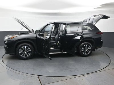 2025 Toyota Highlander XLE