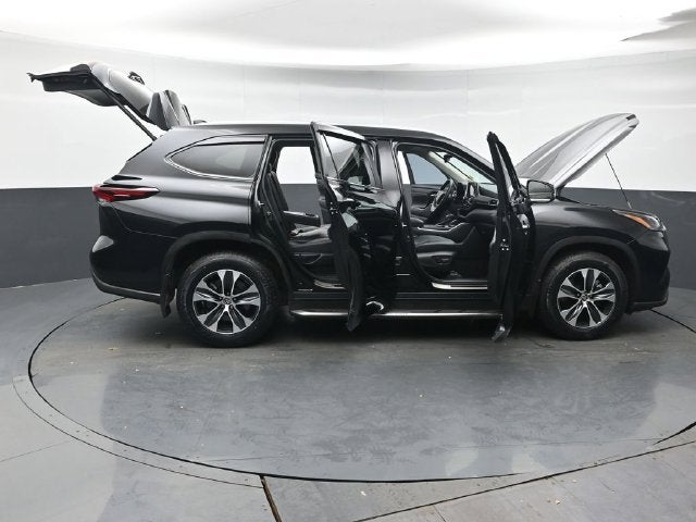 2025 Toyota Highlander XLE