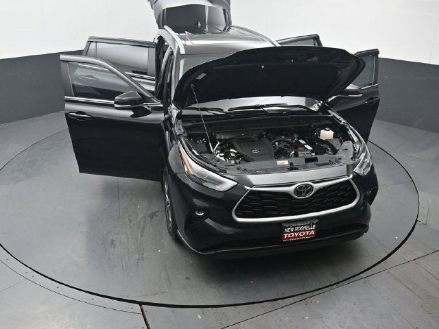 2025 Toyota Highlander XLE