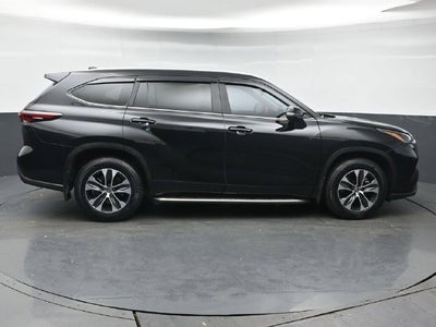 2025 Toyota Highlander XLE