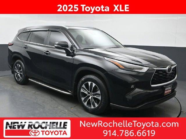2025 Toyota Highlander XLE