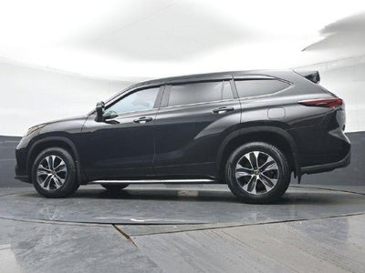 2025 Toyota Highlander XLE