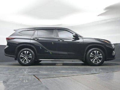 2025 Toyota Highlander XLE