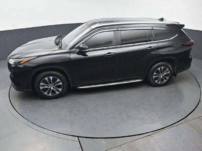 2025 Toyota Highlander XLE