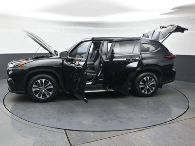 2025 Toyota Highlander XLE