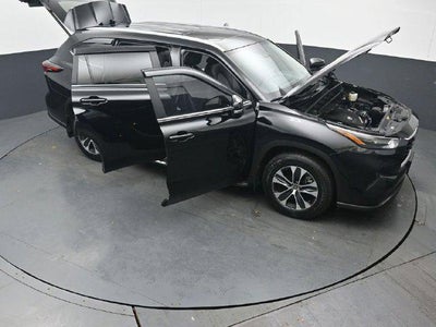 2025 Toyota Highlander XLE