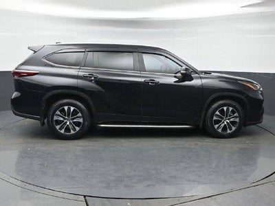 2025 Toyota Highlander XLE