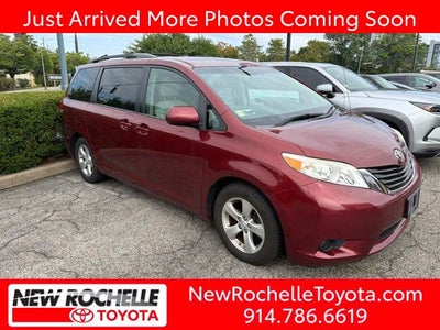 2014 Toyota Sienna LE 8 Passenger