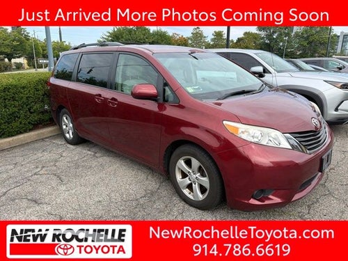 2014 Toyota Sienna LE 8 Passenger