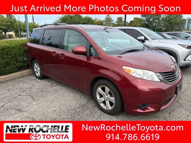 2014 Toyota Sienna LE 8 Passenger