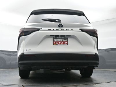 2026 Toyota Sienna LE 8 Passenger