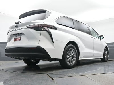 2026 Toyota Sienna LE 8 Passenger