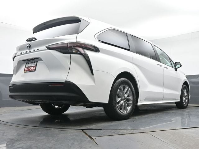 2026 Toyota Sienna LE 8 Passenger