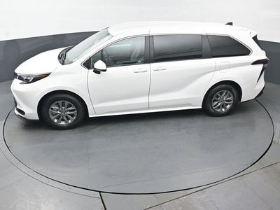 2026 Toyota Sienna LE 8 Passenger