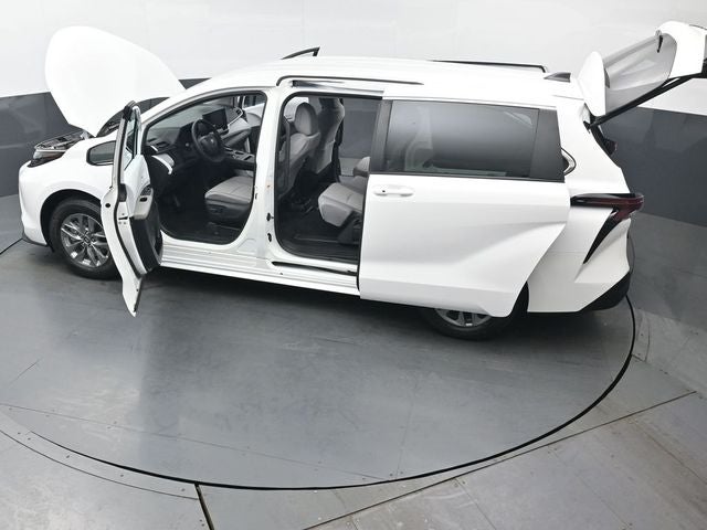 2026 Toyota Sienna LE 8 Passenger