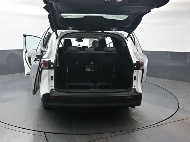 2026 Toyota Sienna LE 8 Passenger